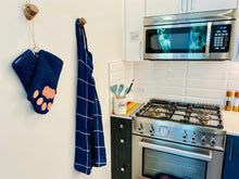 Load image into Gallery viewer, Cricket & Junebug Oven Mitts Cat Paws - Navy Blue & Pink