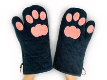 Load image into Gallery viewer, Cricket &amp; Junebug Oven Mitts Cat Paws - Black &amp; Pink
