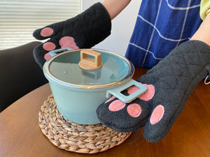Cricket & Junebug Oven Mitts Cat Paws - Black & Pink