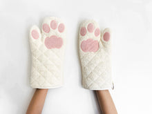 Load image into Gallery viewer, Cricket &amp; Junebug Oven Mitts Cat Paws - White and Pink
